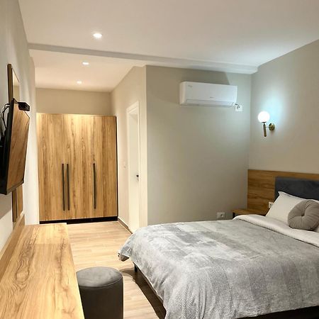 בראט Mili Hotel מראה חיצוני תמונה