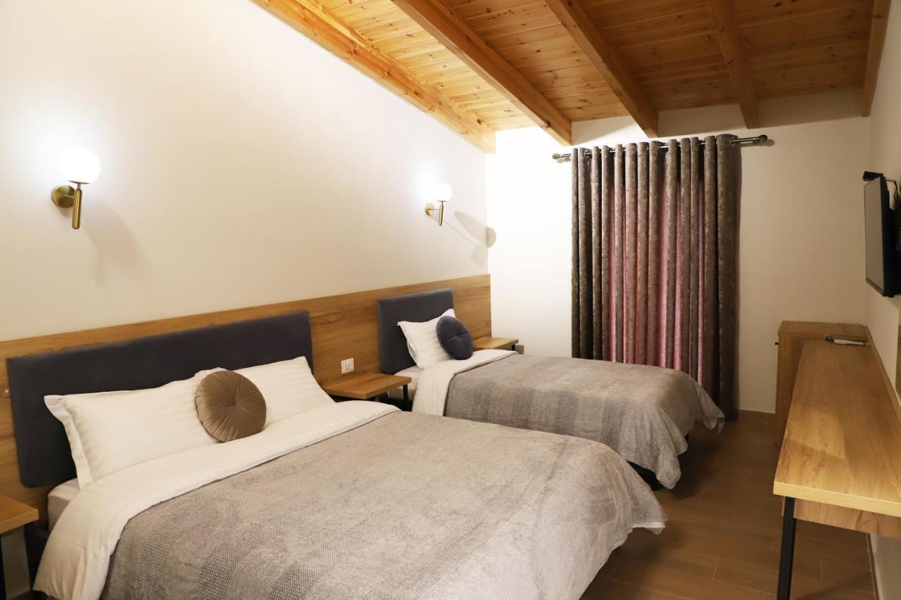 בראט Mili Hotel מראה חיצוני תמונה