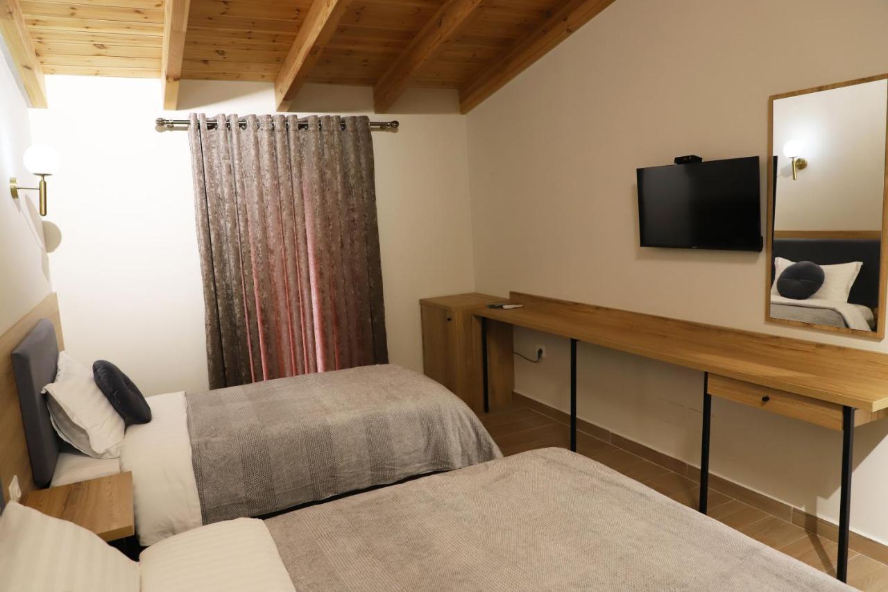 בראט Mili Hotel מראה חיצוני תמונה