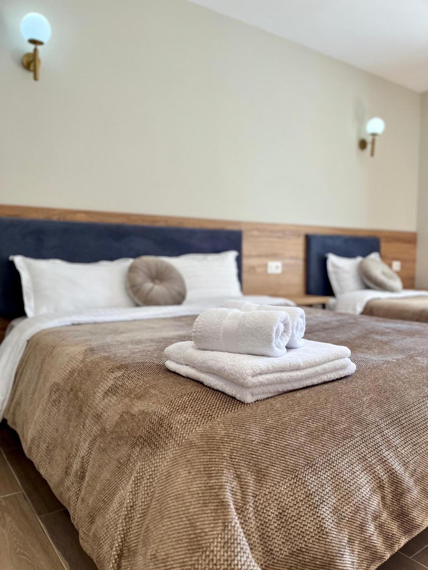 בראט Mili Hotel מראה חיצוני תמונה
