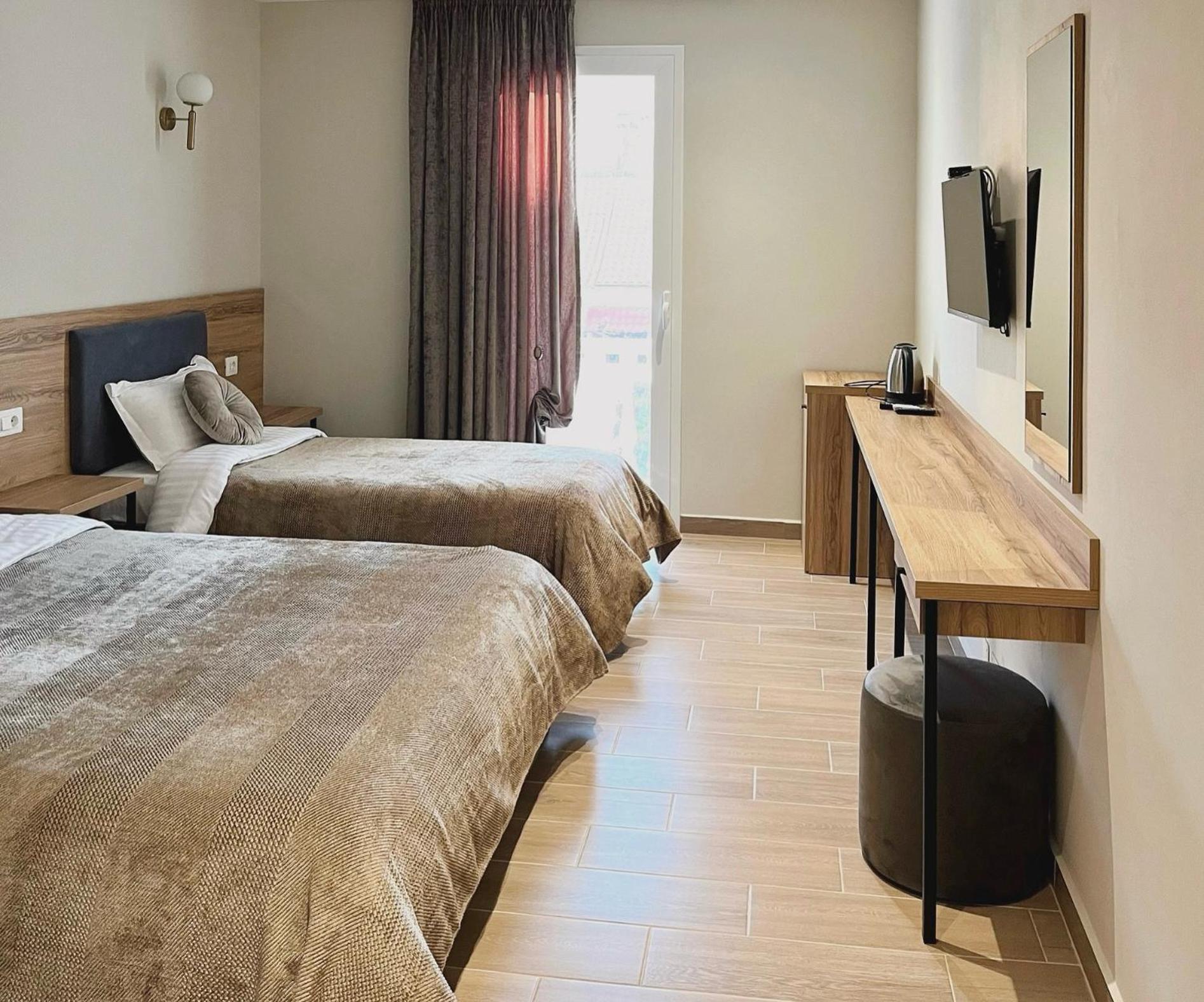 בראט Mili Hotel מראה חיצוני תמונה