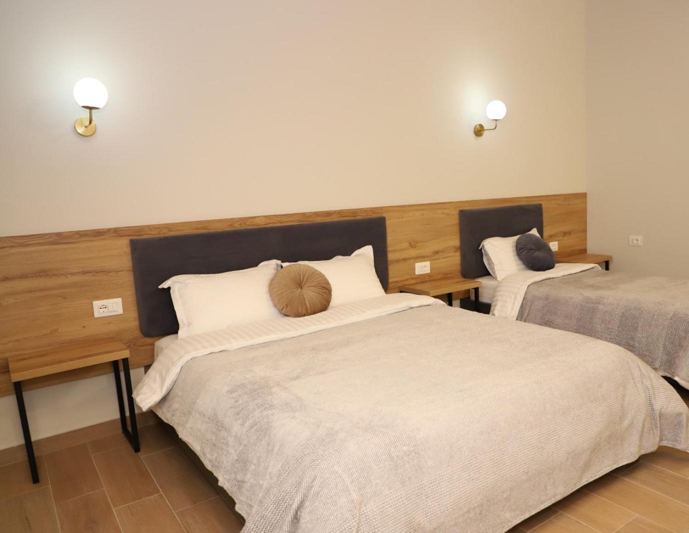 בראט Mili Hotel מראה חיצוני תמונה
