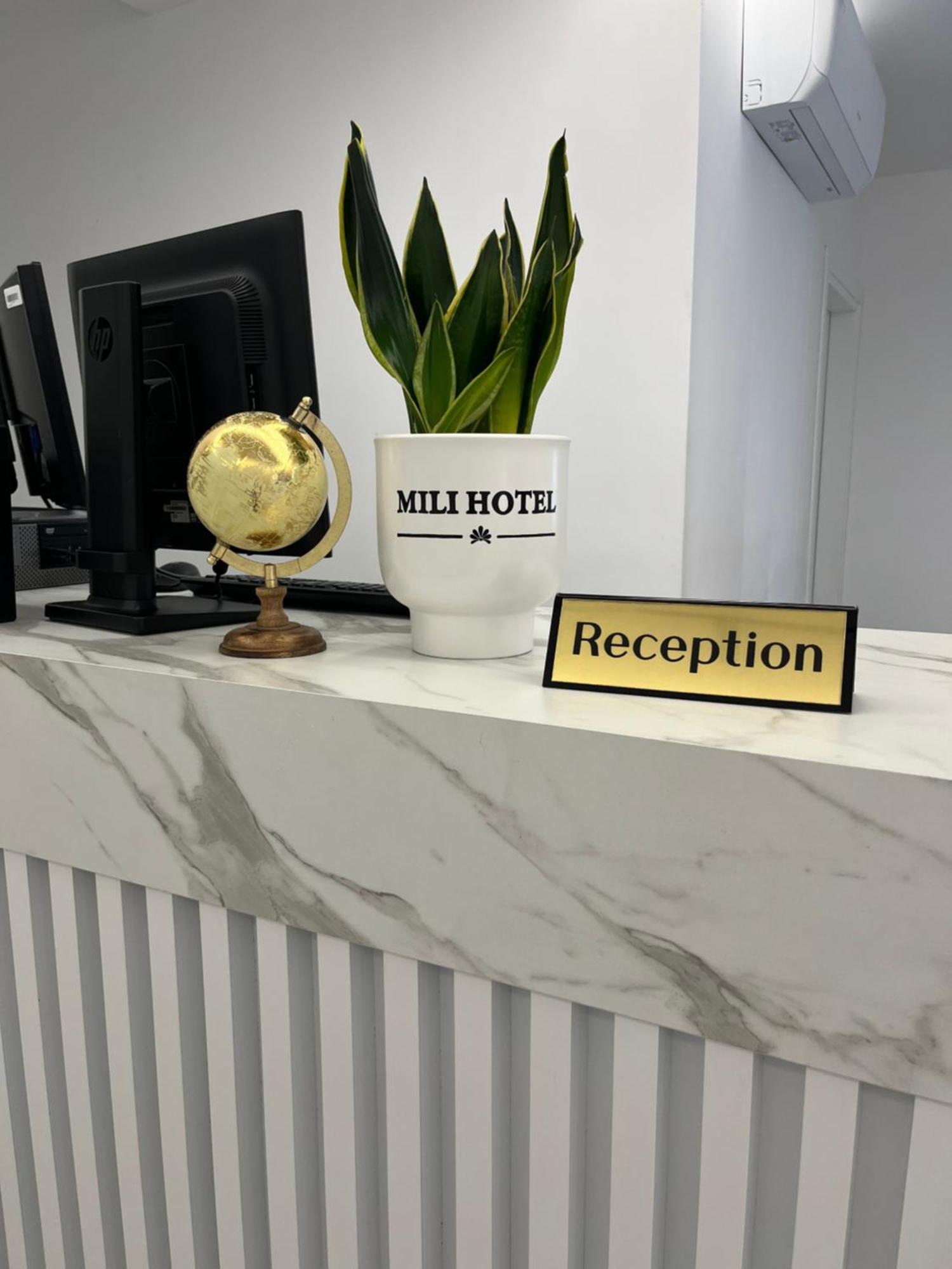 בראט Mili Hotel מראה חיצוני תמונה