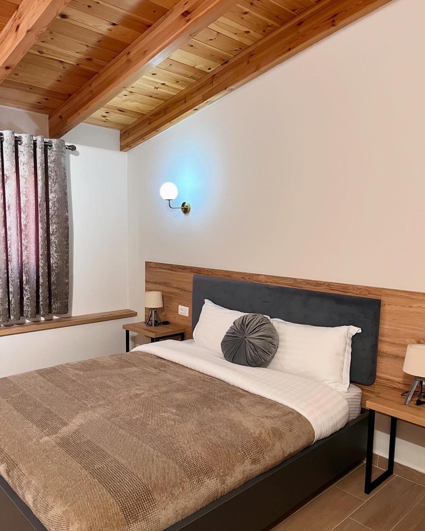 בראט Mili Hotel מראה חיצוני תמונה
