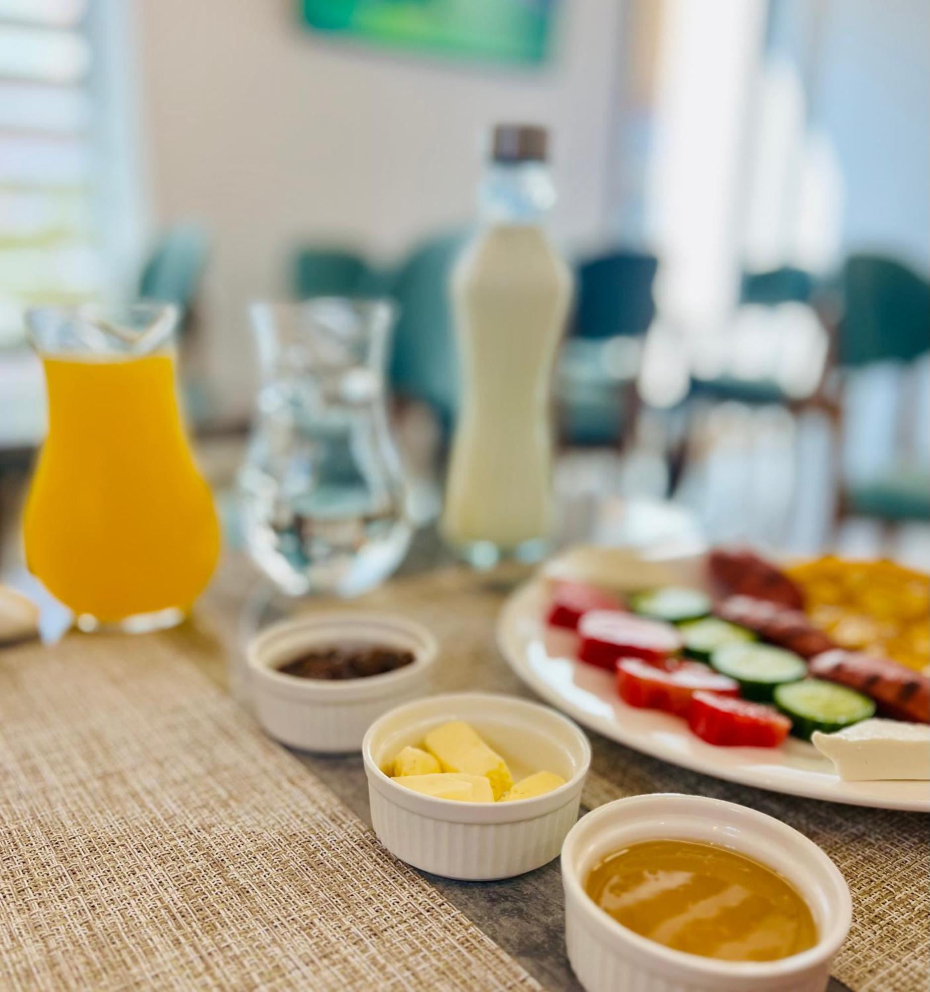 בראט Mili Hotel מראה חיצוני תמונה